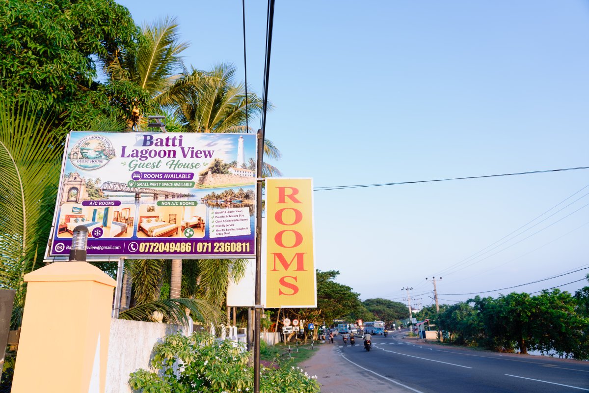 Batti Lagoon View Guest house Entrance Signboard on 548 Trincomalee-Batticaloa Rd, Batticaloa